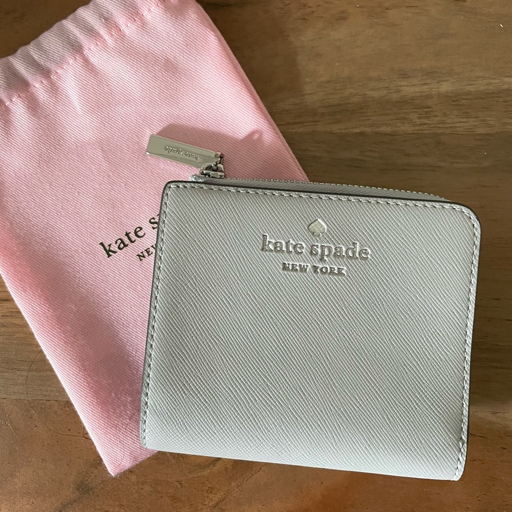 NWT Kate Spade Saffiano Platinum Bifold Wallet